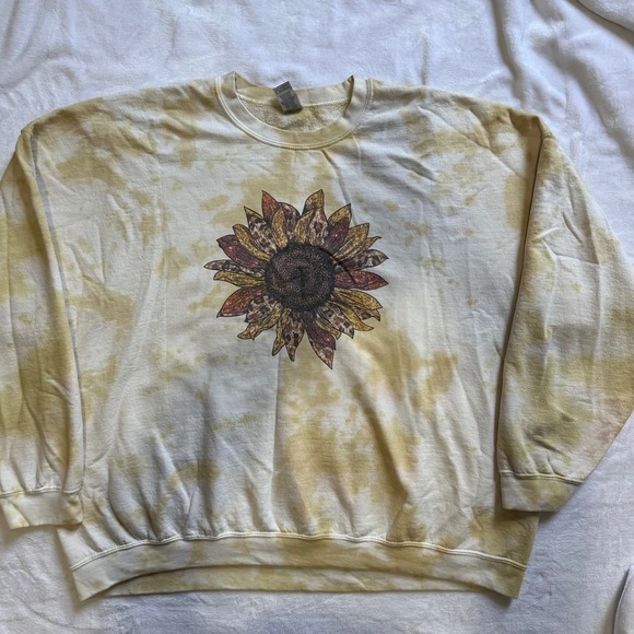 Gildan Tops - Gildan Heavy Blend Yellow Tie Dye Sunflower Print Sweatshirt 3XL Womens